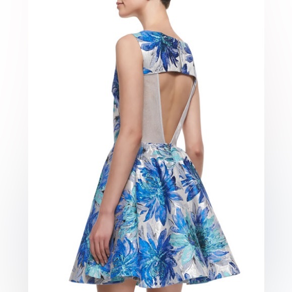 🌸 NWT Alice & Olivia Jacquard Floral mini dress size 12 - Picture 4 of 9